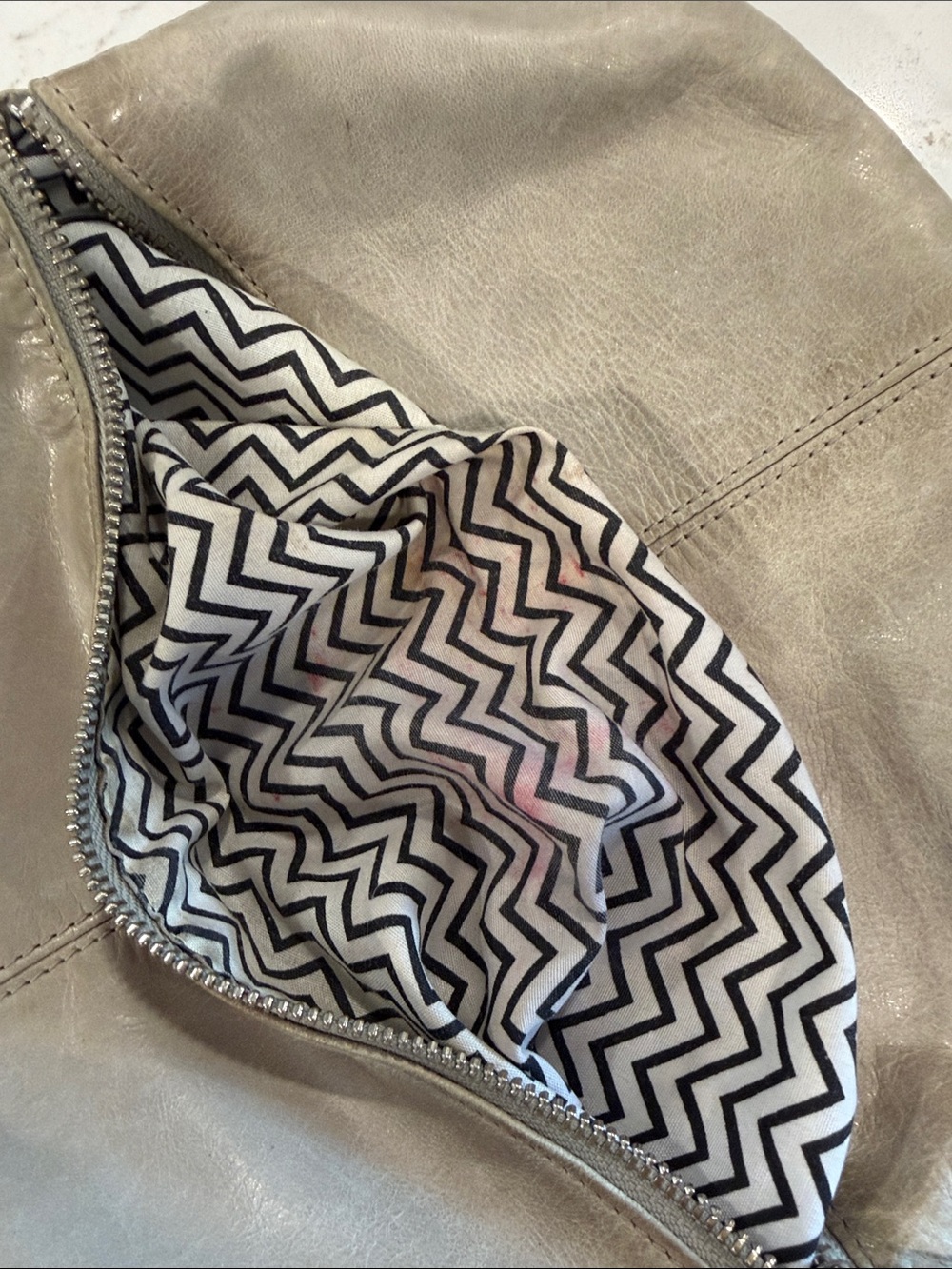 Hobo The Original Gray Leather Pockets Zipper Closure Hobo Shoulder Bag - Picture 13 of 13
